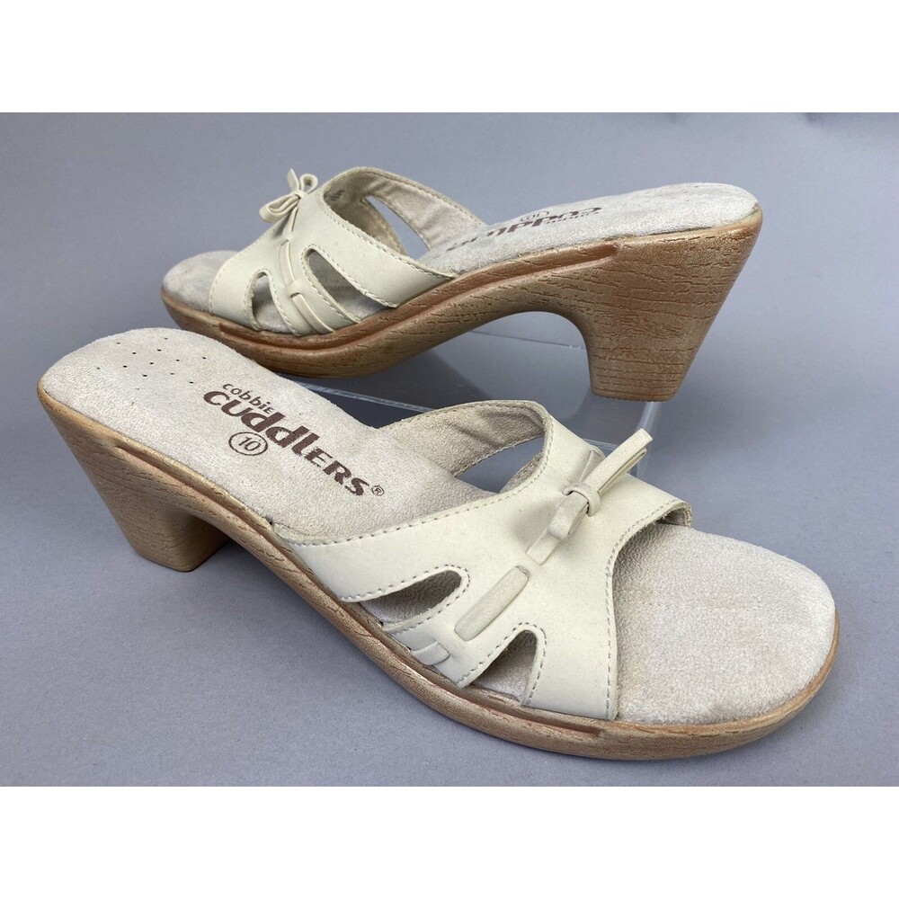 COBBIE CUDDLERS Size 10 Womens Creme Sandal Shoe Open Toe 3" Heal Leather Bow